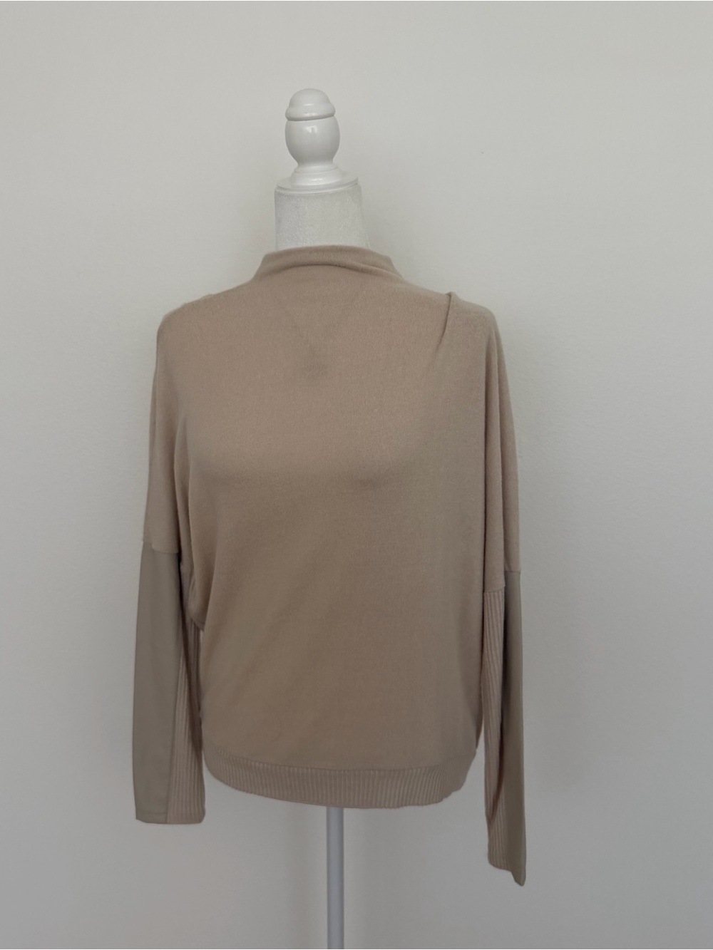 NWT For The Republic Beige Mock Neck Long Sleeve Sweater Size Small